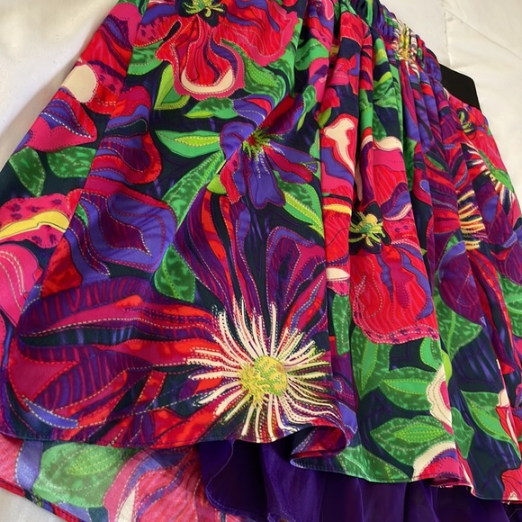 ECI New York Floral Skirt - Picture 2 of 8